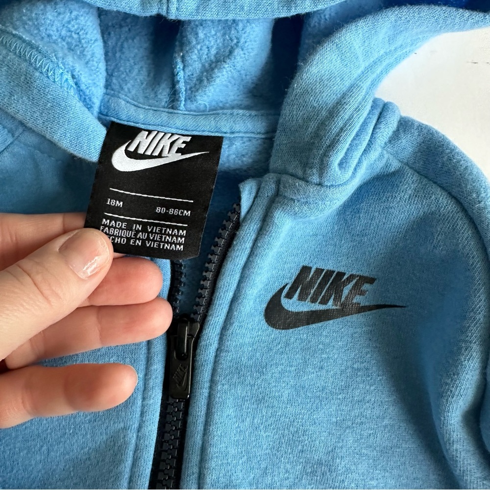 Nike Jacket - Picture 2 of 4